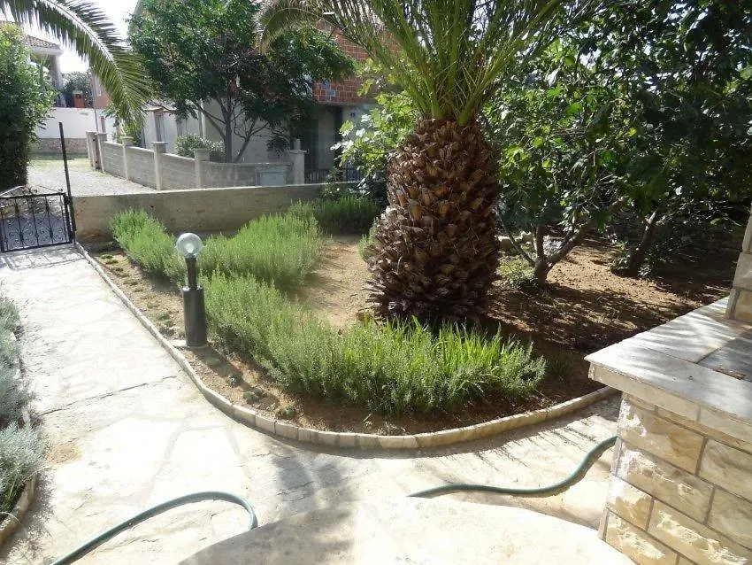 Big Terrace Apartment Vir