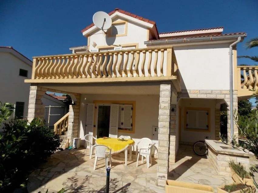 Big Terrace Apartment Vir Croatia